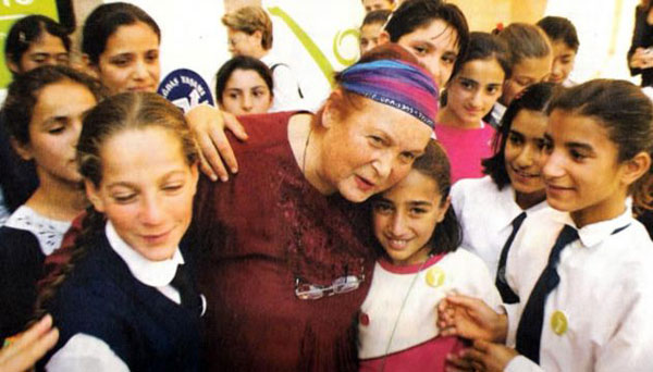 AYDINLANMA DEVRİMİNİN IŞIĞI, İNSANLIĞIN VE TOPLUMUN YAKIŞIĞI ÇAĞDAŞ TÜRK KADINI TÜRKAN SAYLAN`I SAYGIYLA ANIYORUZ! | EĞİTİM İŞ