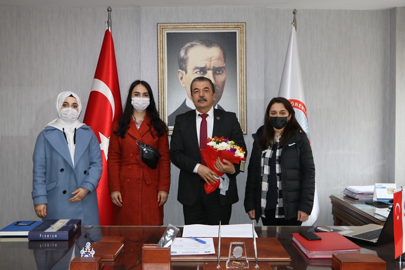 ATAMASI YAPILMAYAN ÖĞRETMENLERDEN TEŞEKKÜR ZİYARETİ  | EĞİTİM İŞ